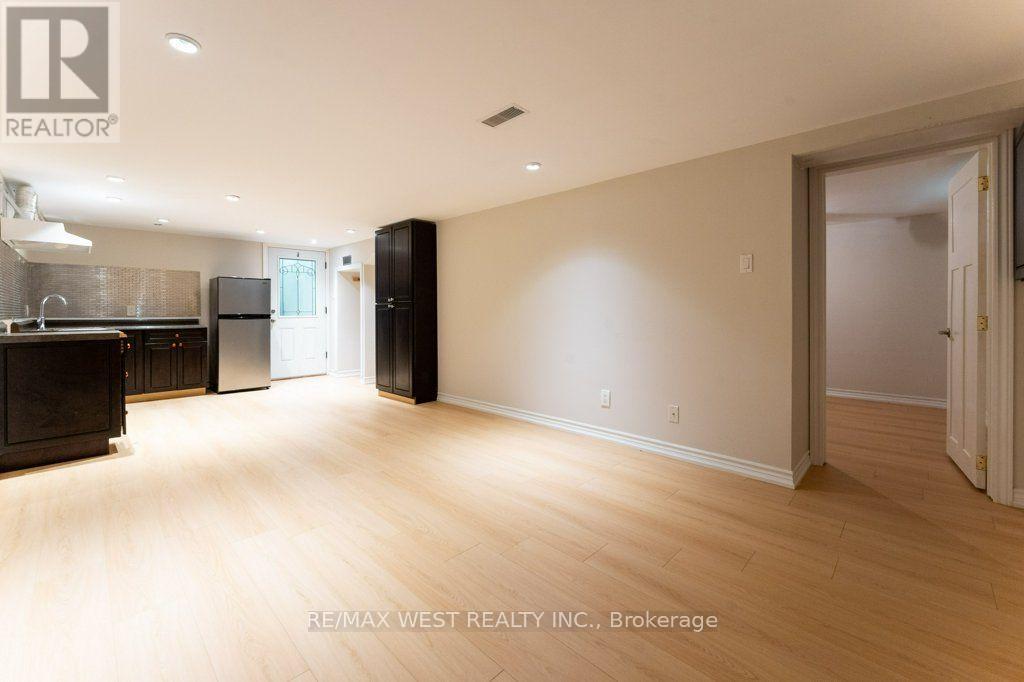 67 MAY AVENUE - 29