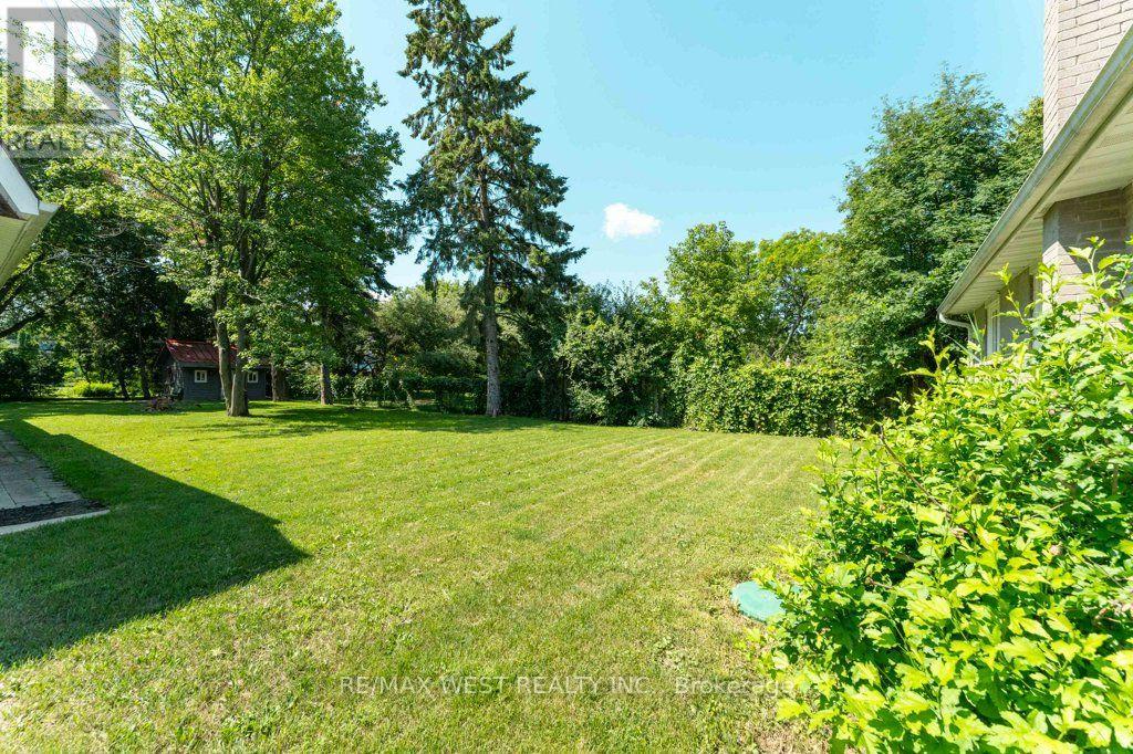 67 MAY AVENUE - 39