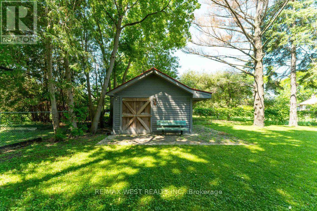67 MAY AVENUE - 42
