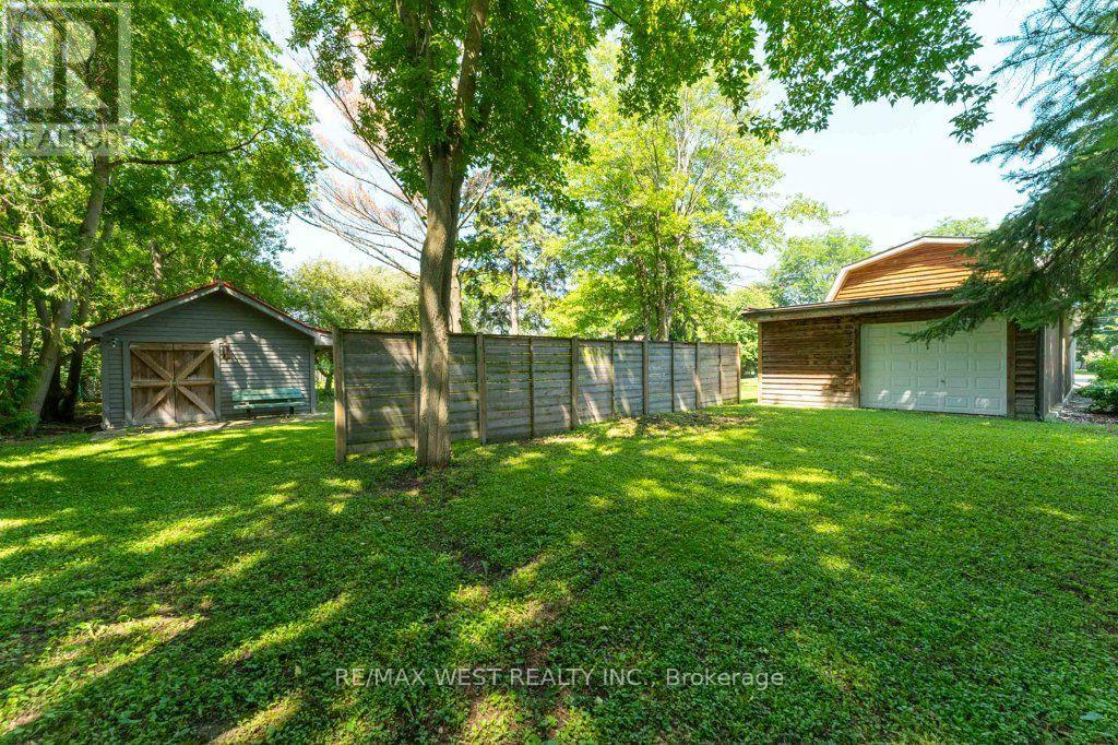67 MAY AVENUE - 43