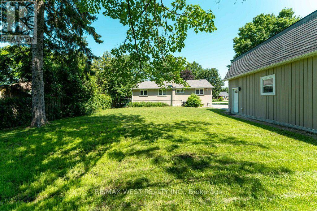 67 MAY AVENUE - 46