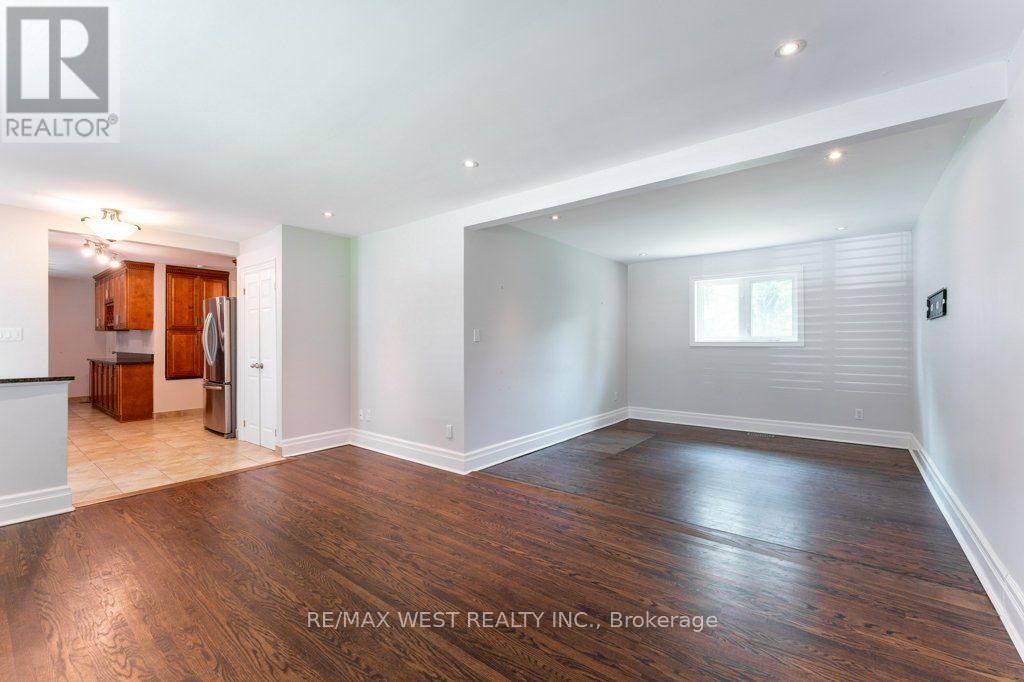 67 MAY AVENUE - 8