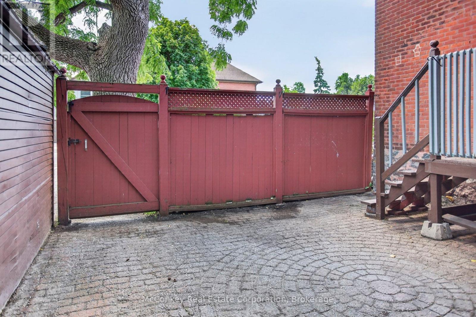 730 PARK STREET S - 39