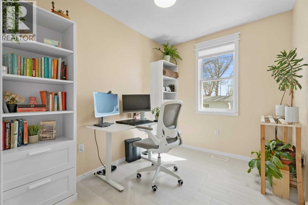 606 4 Street - Image 13