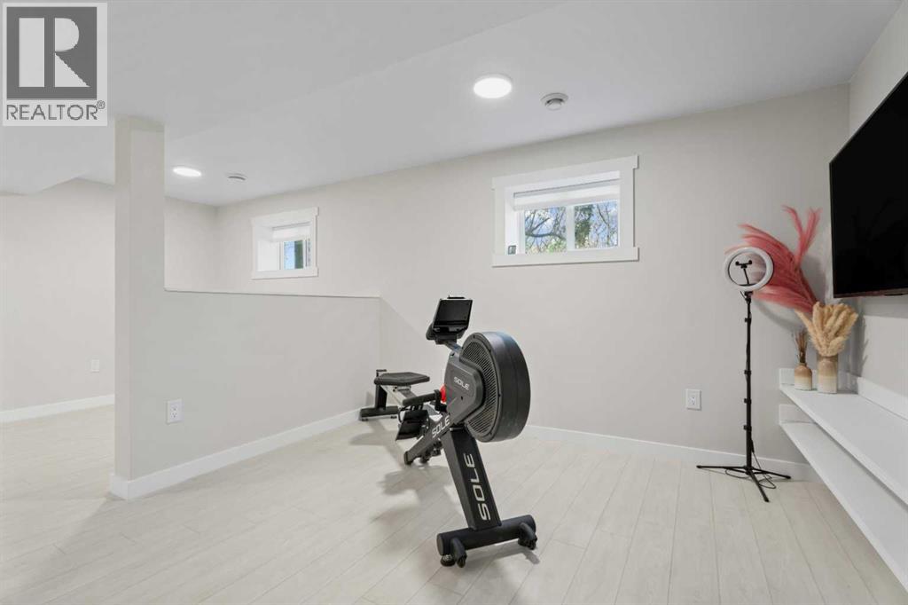 606 4 Street - Image 32