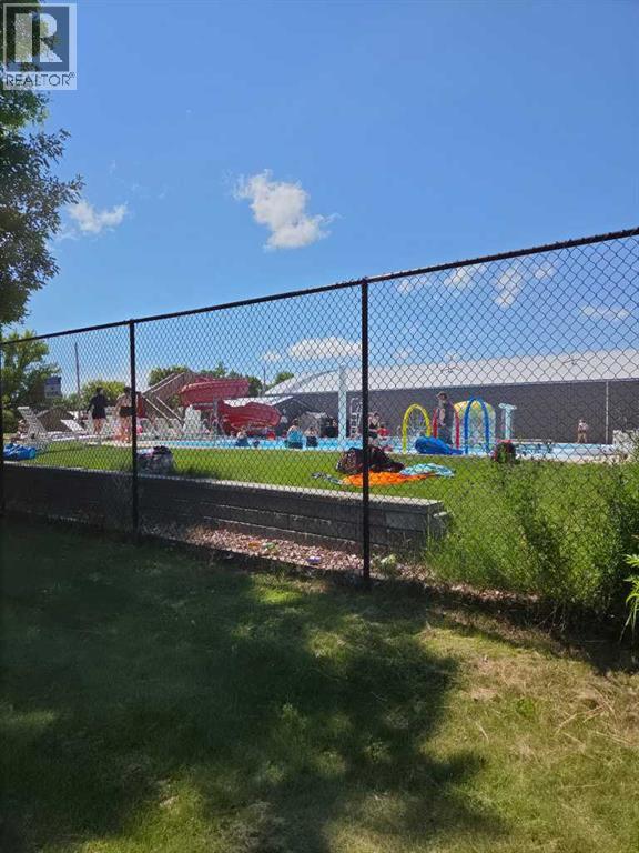 606 4 Street - 50