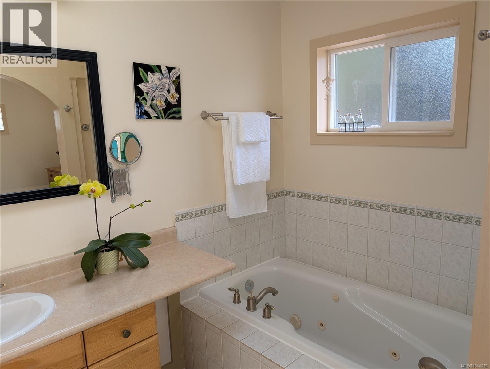 1638 Whiffin Spit Rd - 41
