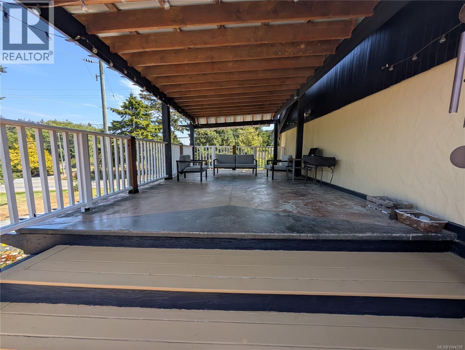 1638 Whiffin Spit Rd - 62