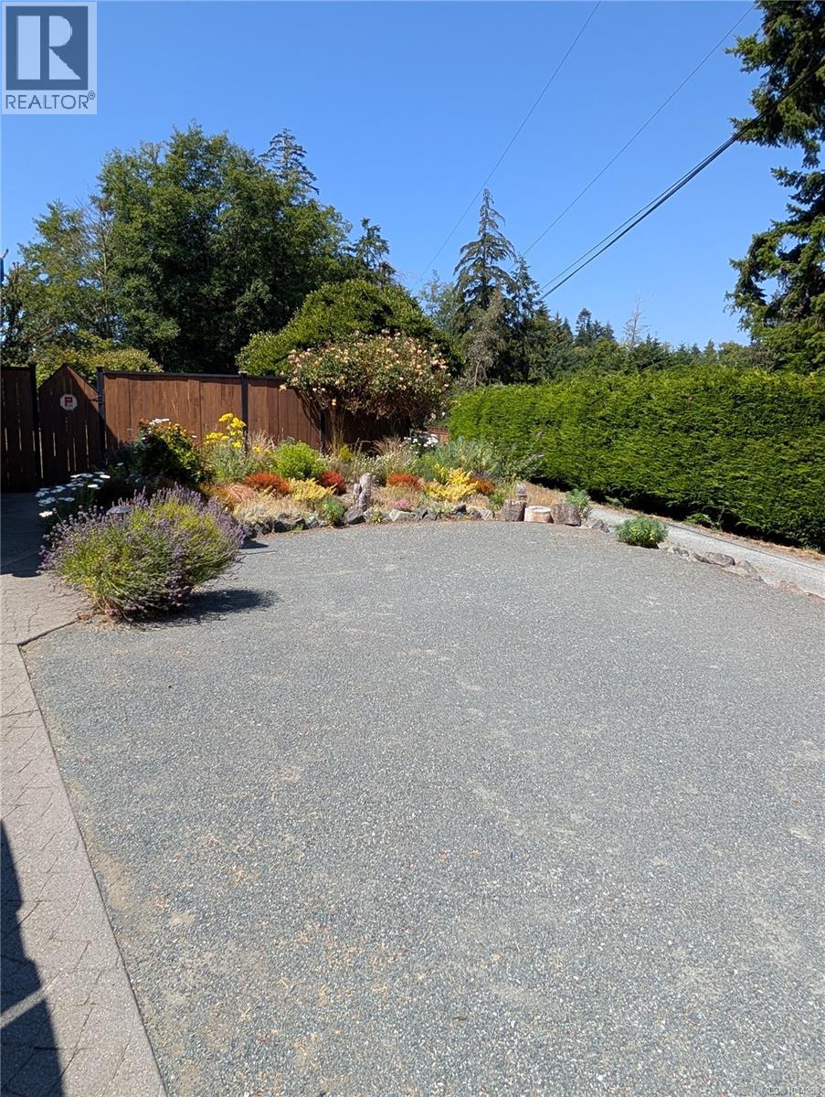 1638 Whiffin Spit Rd - 86