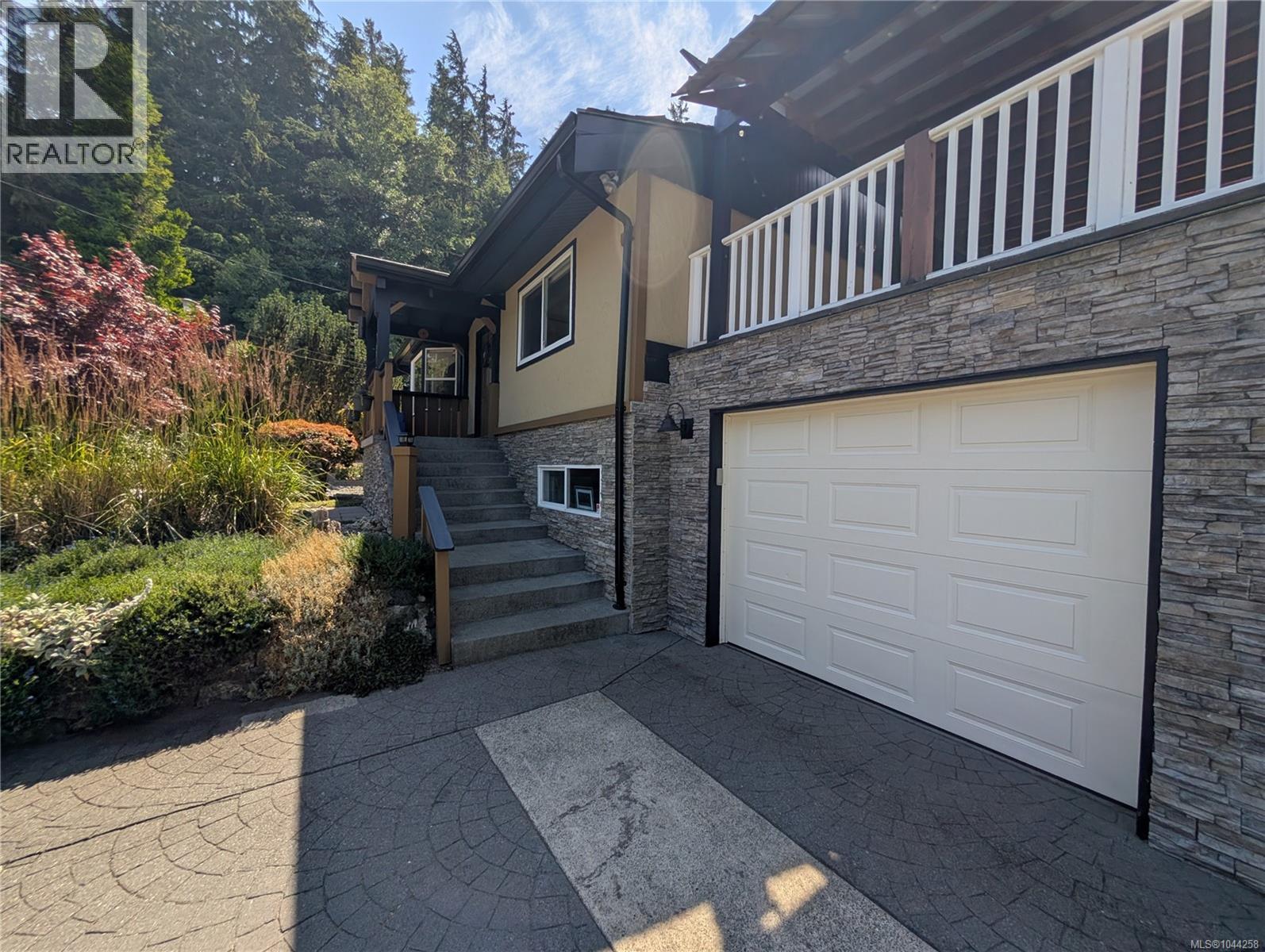 1638 Whiffin Spit Rd - 91