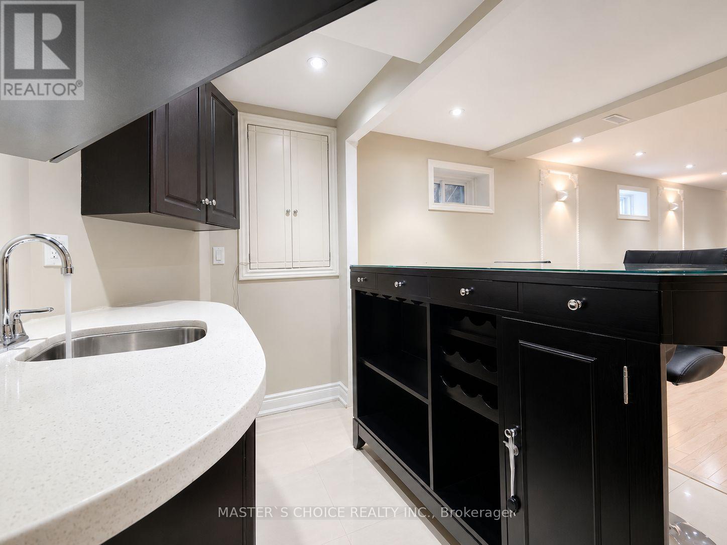 212 FINCHAM AVENUE - 31