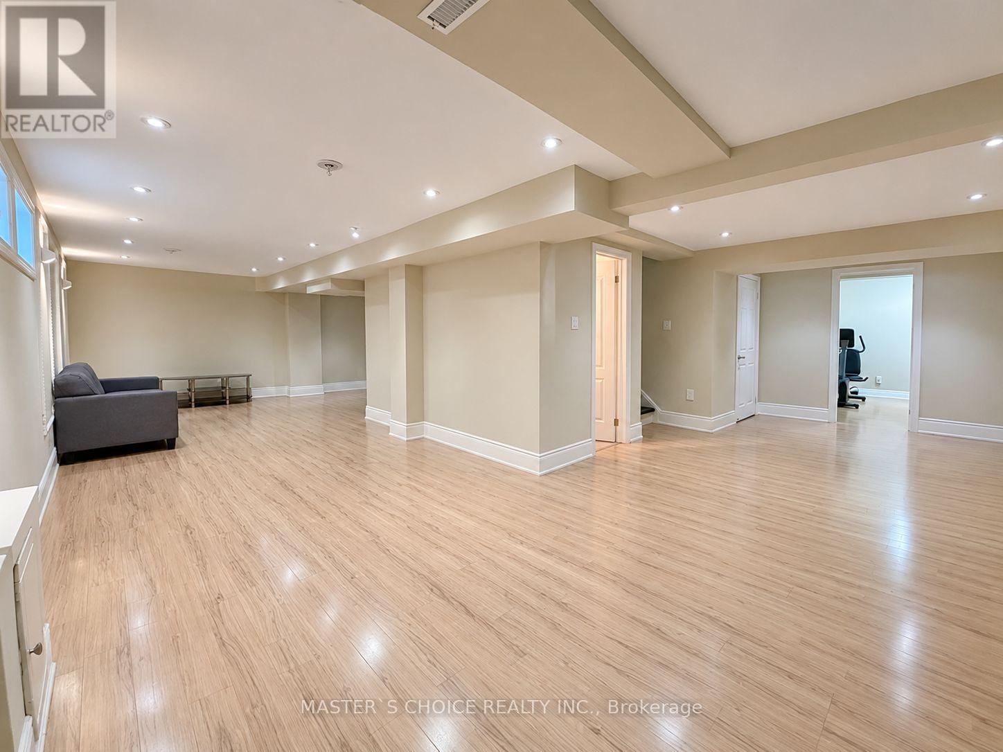 212 FINCHAM AVENUE - 32