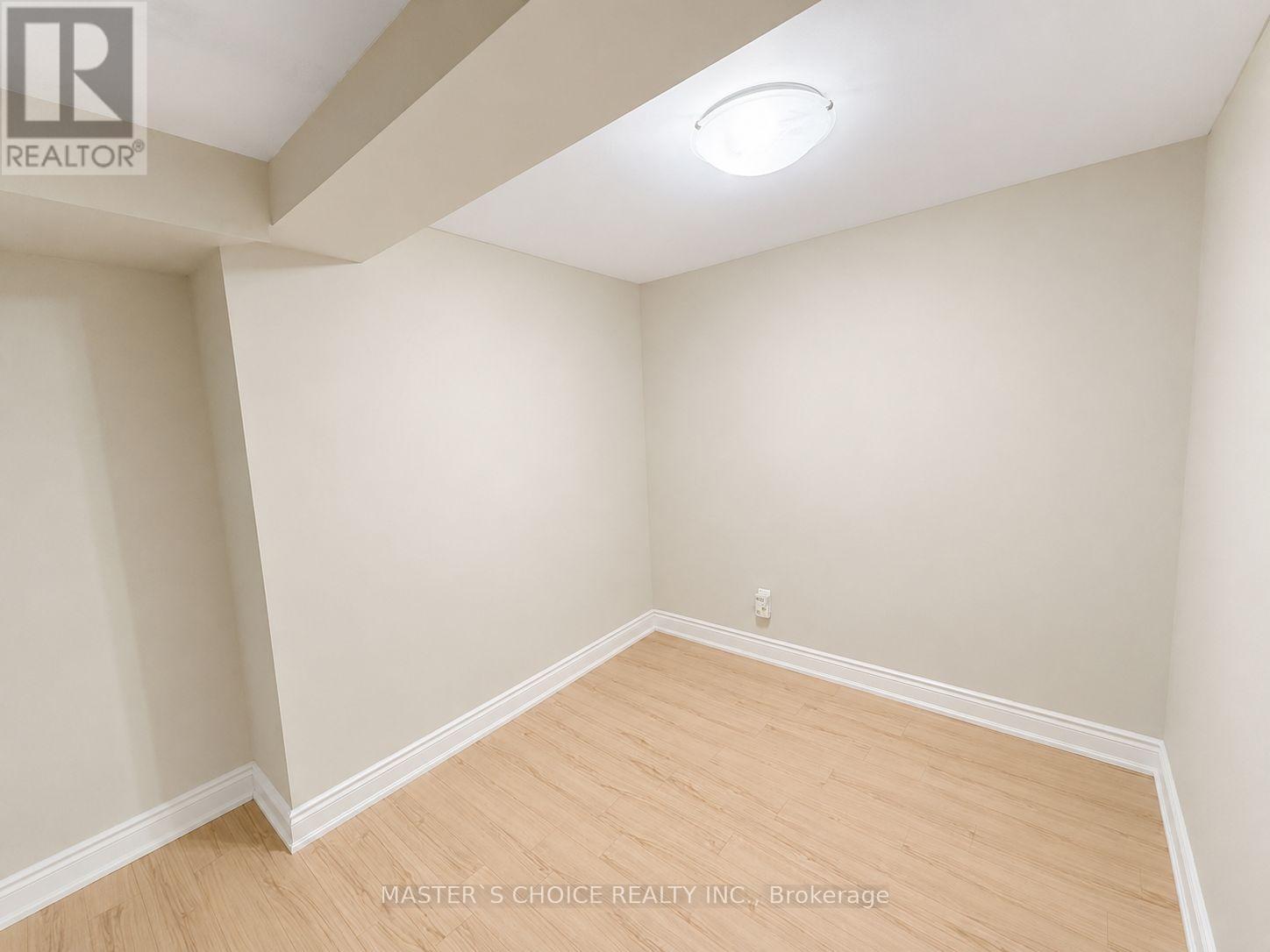 212 FINCHAM AVENUE - 34