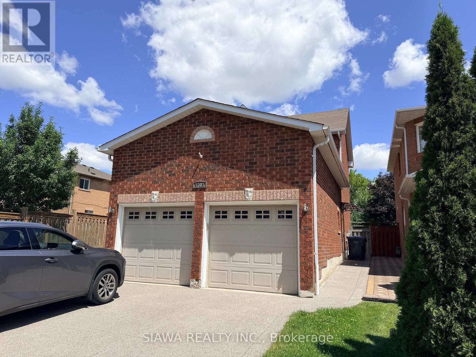 Photo of 5703 Whitehorn Avenue