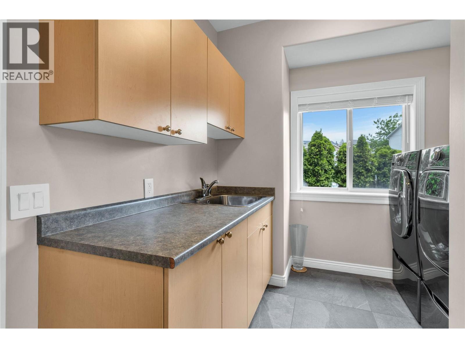 628 Spruceview Place S - 43