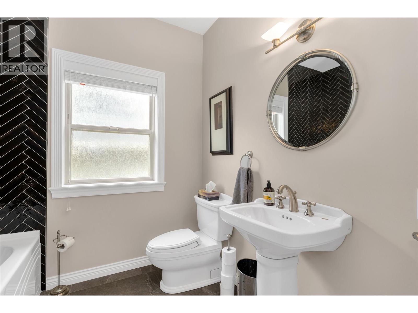 628 Spruceview Place S - 44