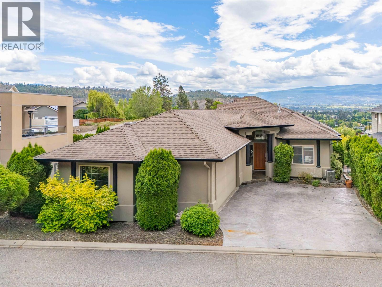 628 Spruceview Place S - 67