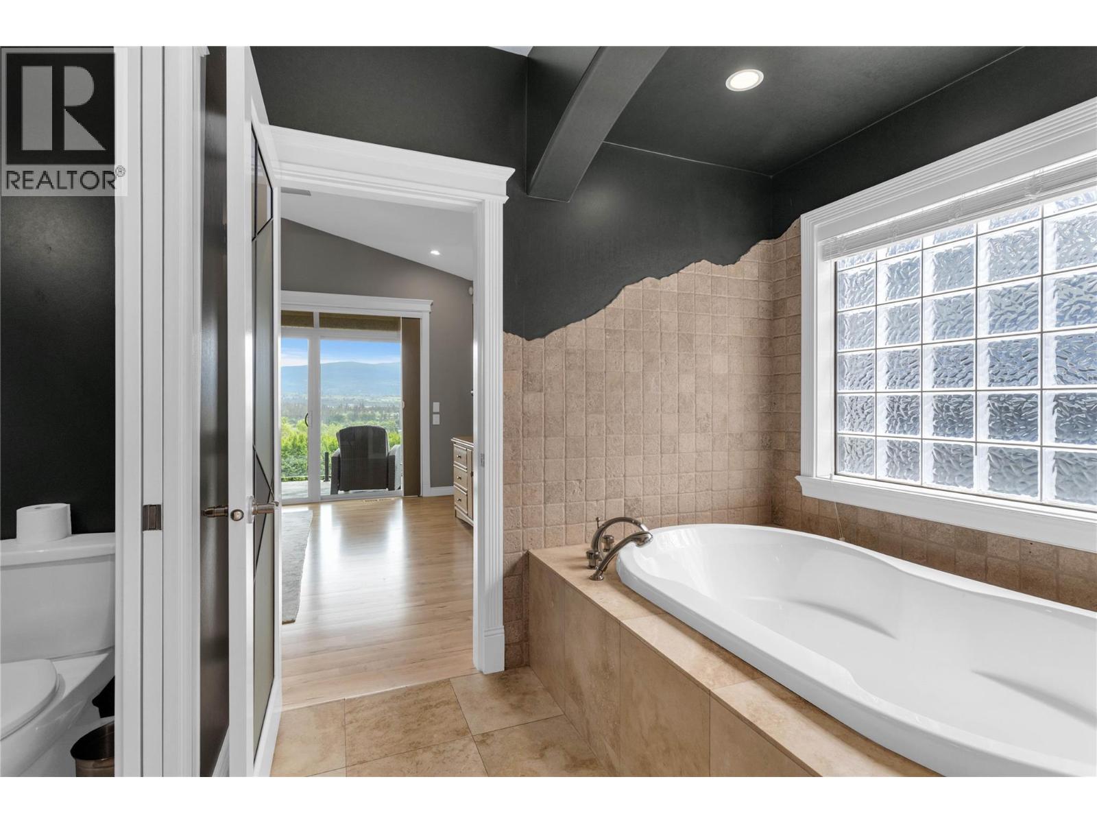 628 Spruceview Place S - 31