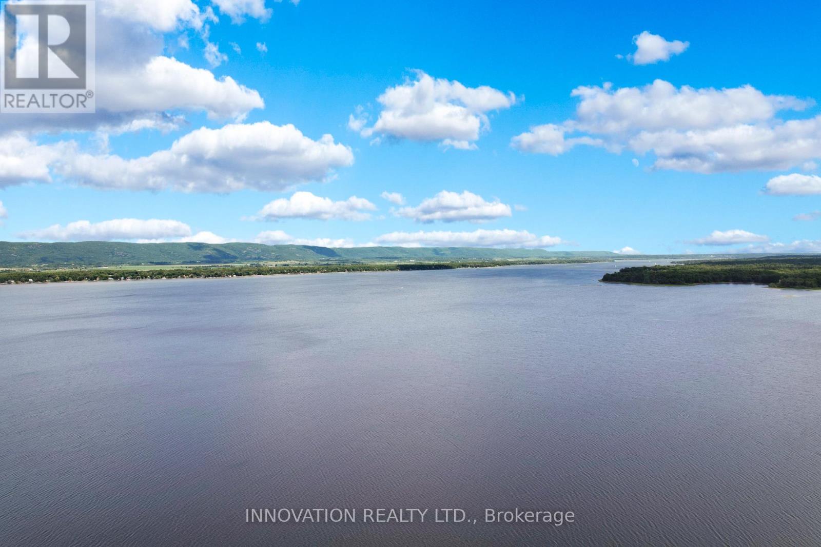 186 BAYVIEW DRIVE - 17
