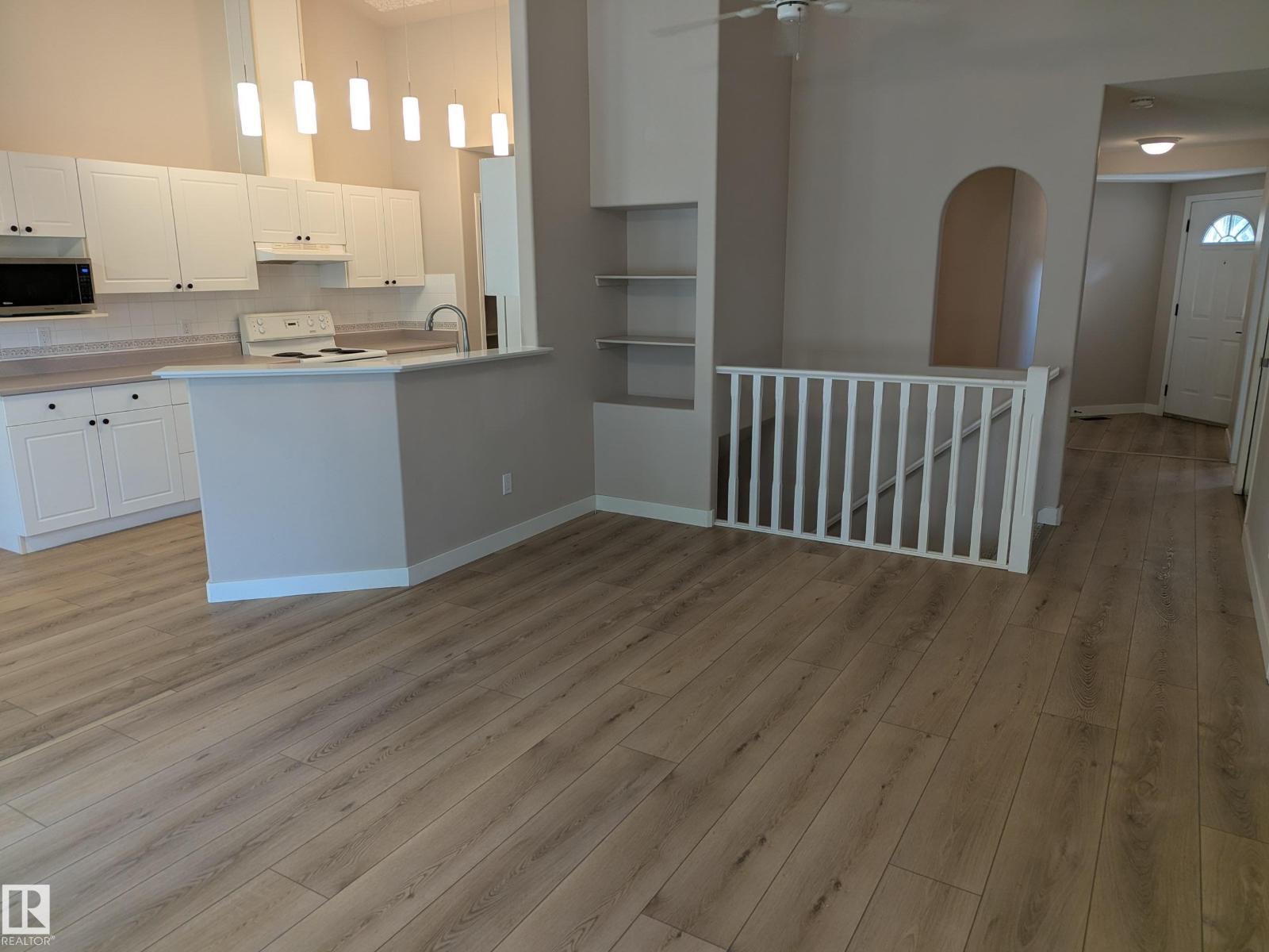 211 YOUVILLE DR E NW - 3