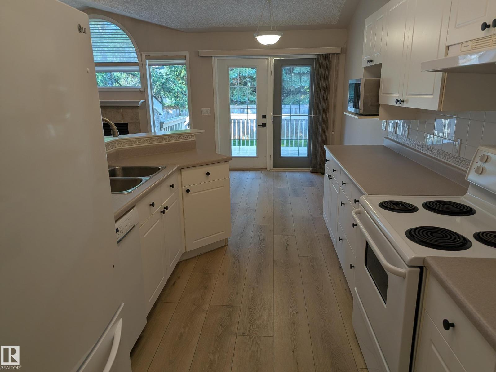 211 YOUVILLE DR E NW - 9