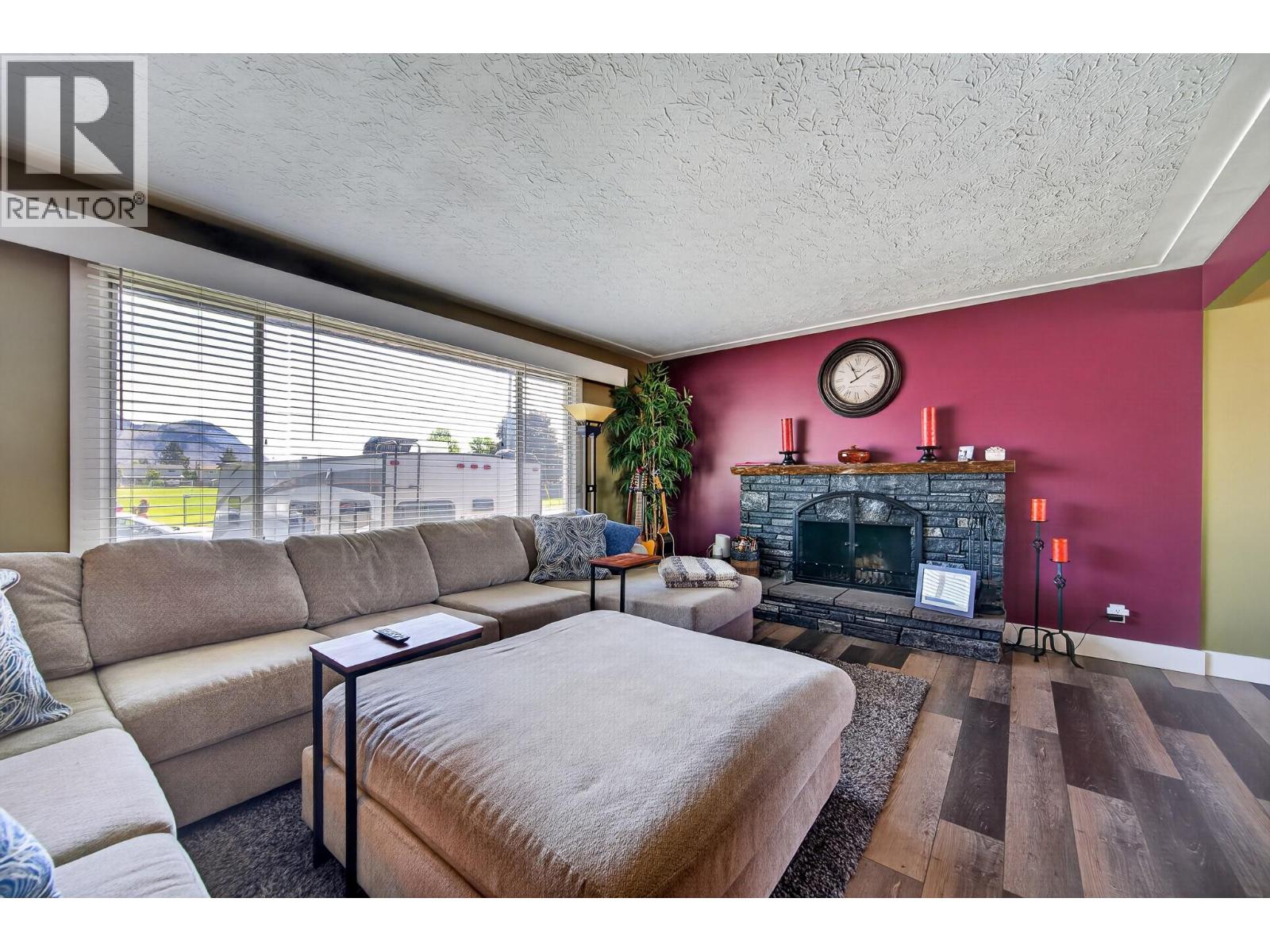 976 Holt Street - 5