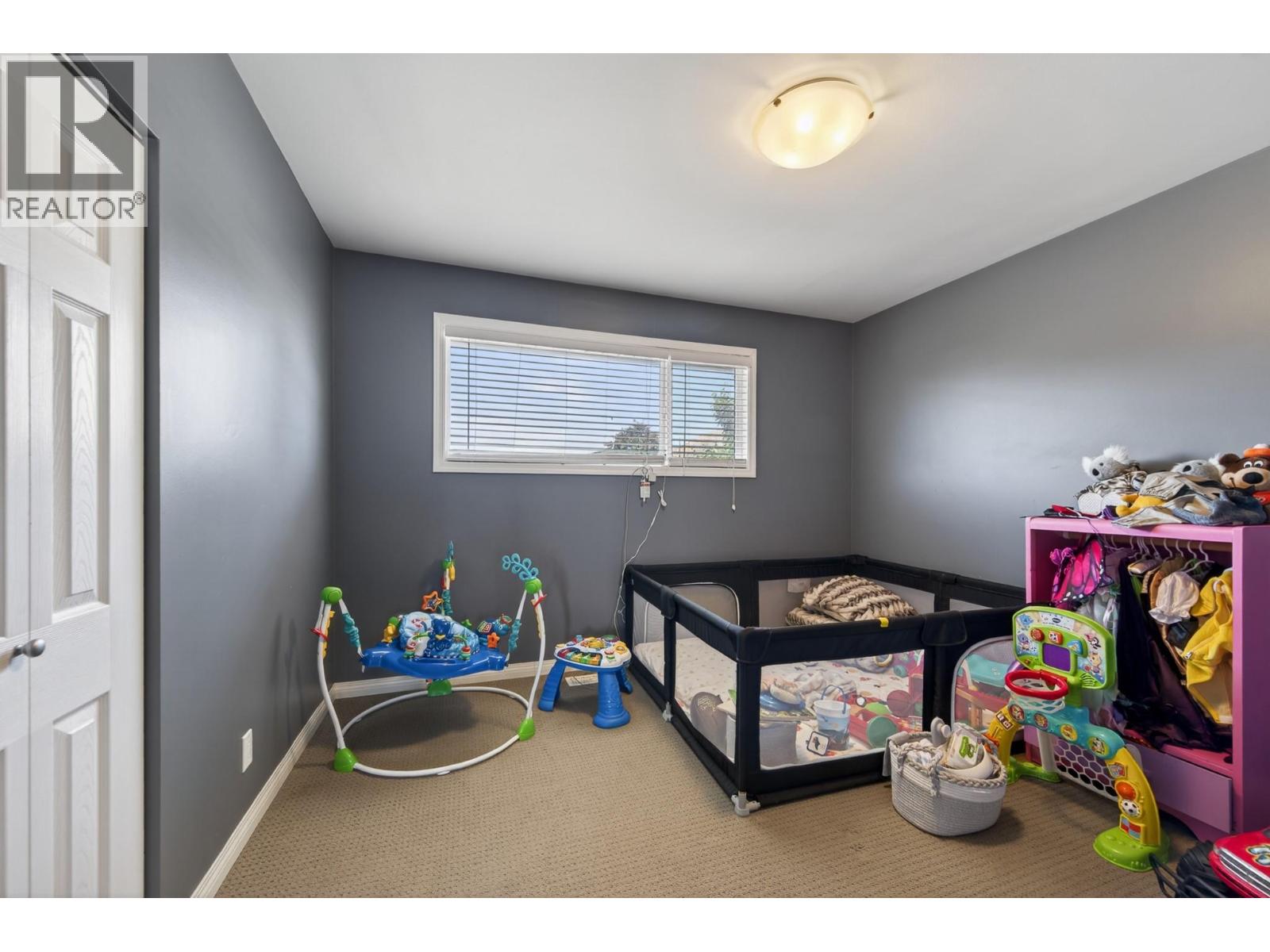 976 Holt Street - 13