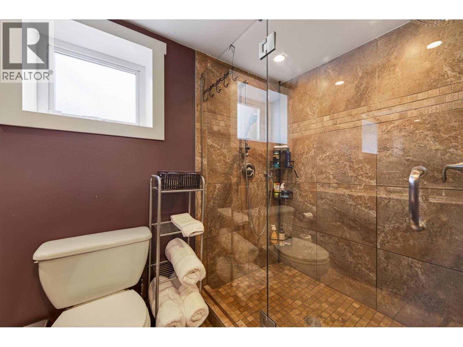 976 Holt Street - 26