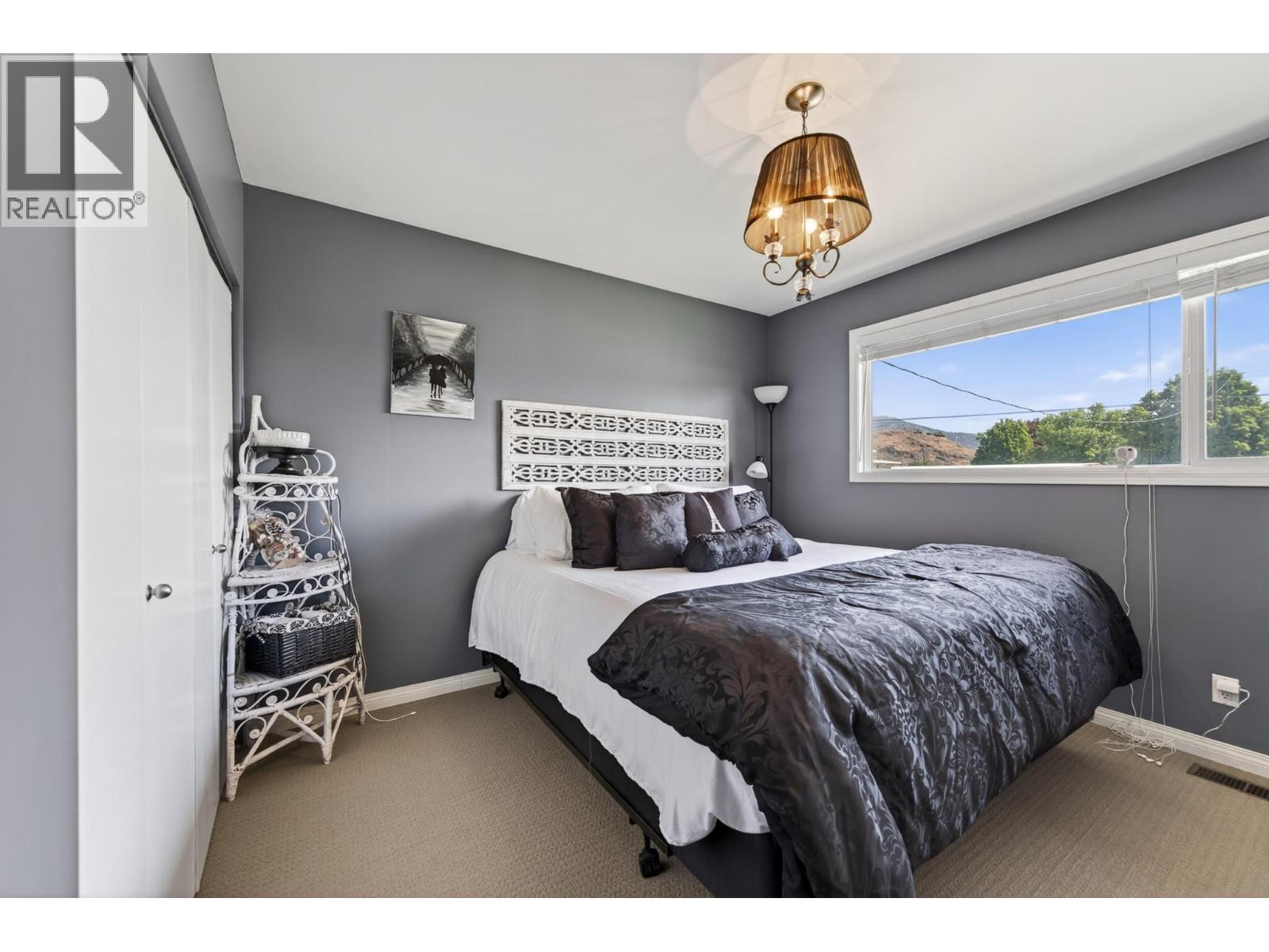 976 Holt Street - 12