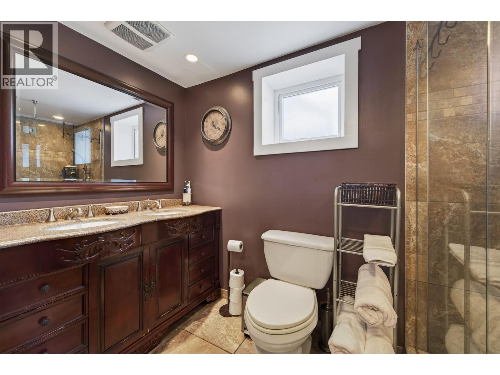 976 Holt Street - 25