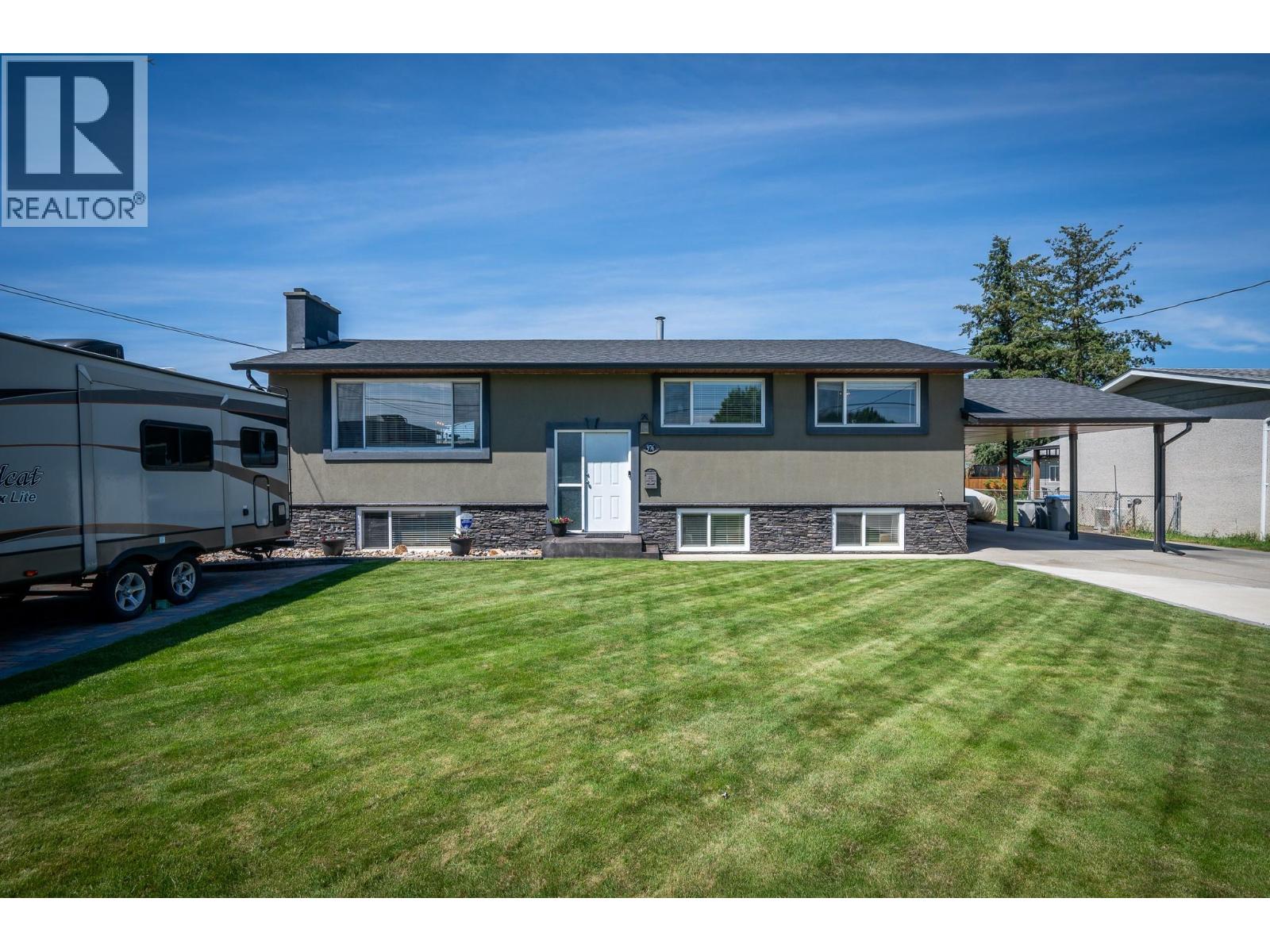976 Holt Street - 41