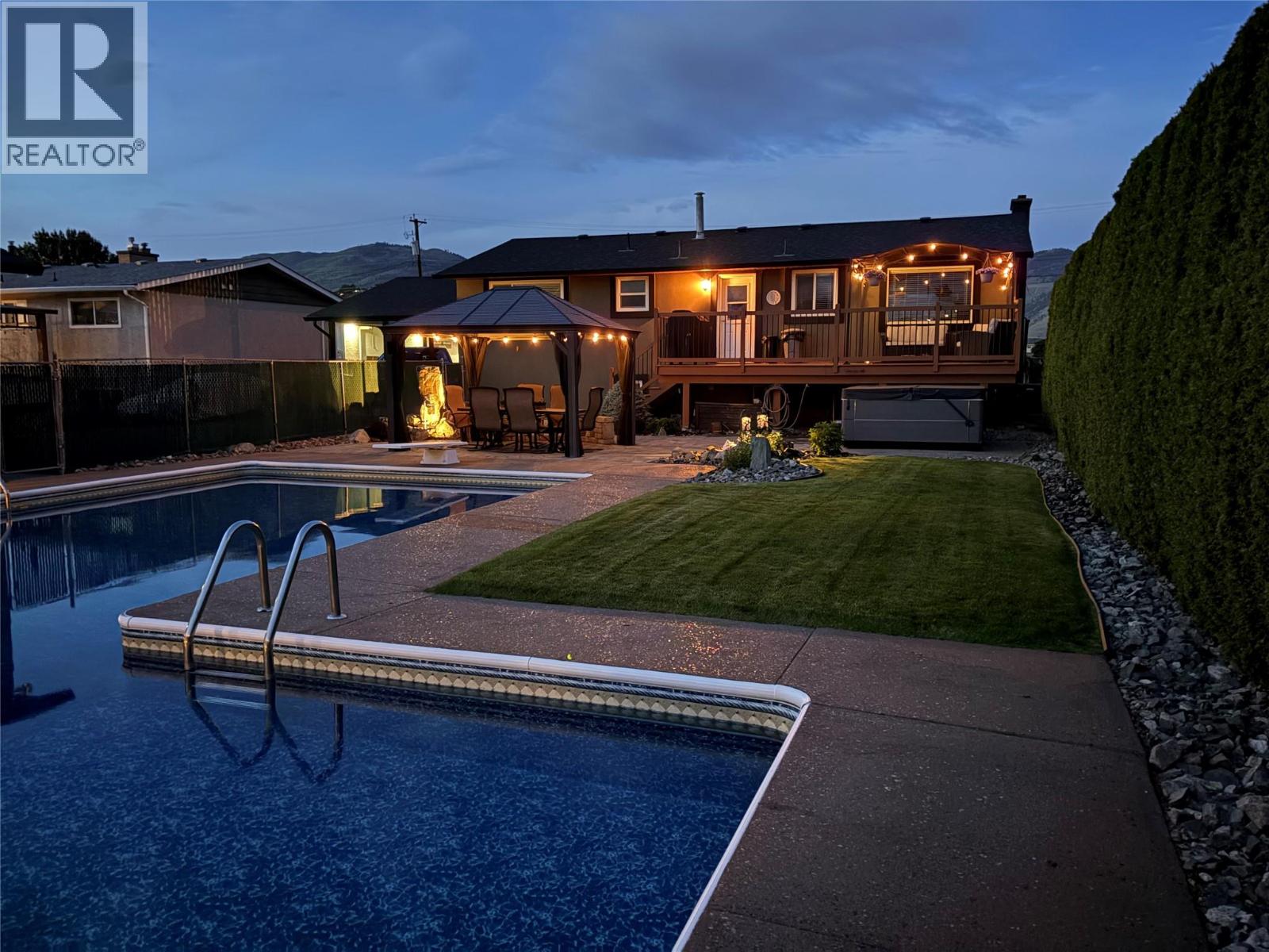 976 Holt Street - 37