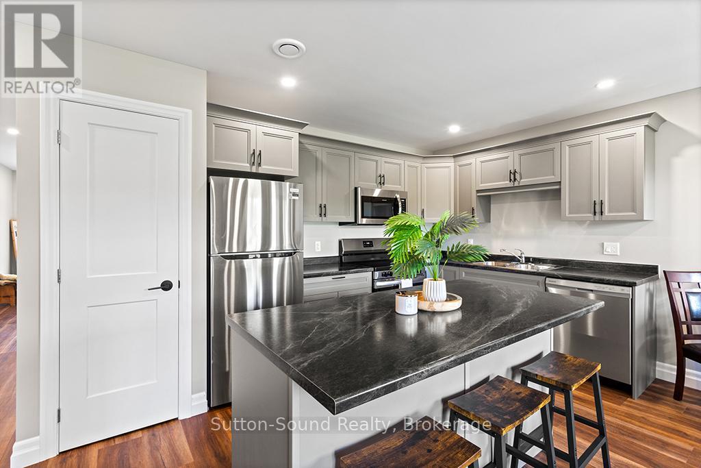 3 – 18 MAPLE GOLF CRESCENT