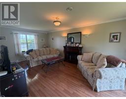 9 Brook Road thumbnail 13
