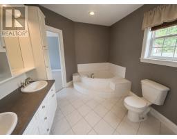 9 Brook Road thumbnail 28