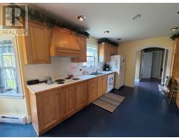 9 Brook Road thumbnail 9