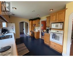 9 Brook Road thumbnail 8