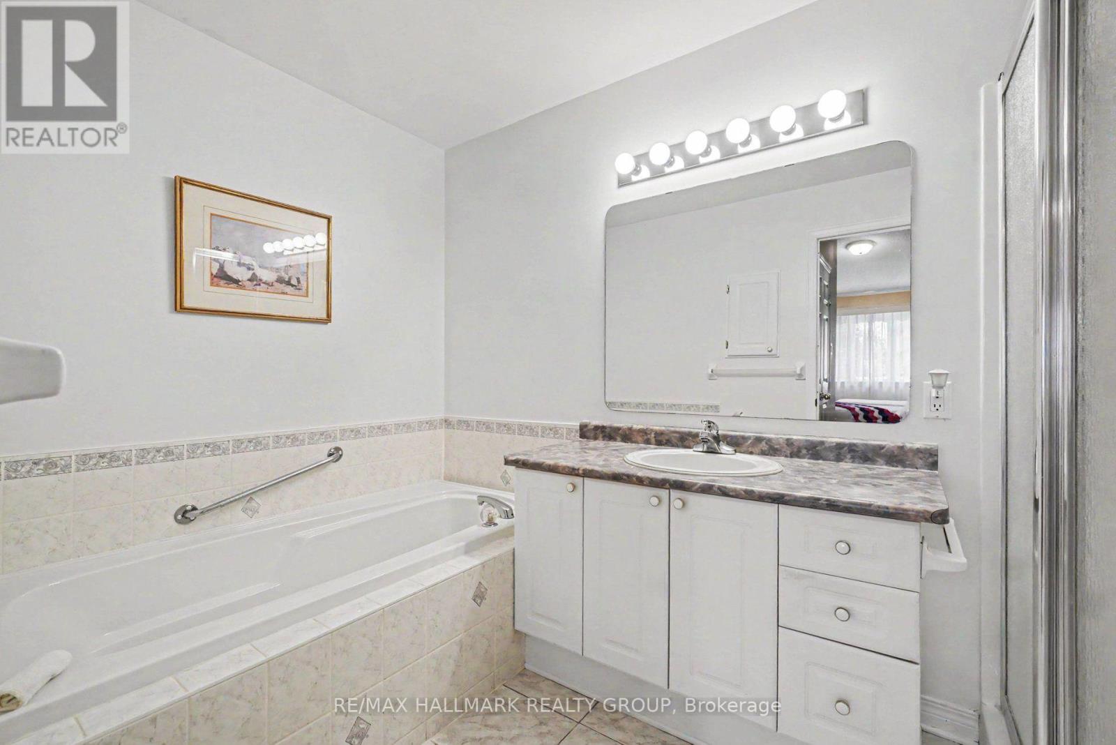3 Bed, 3 Bath House for Sale in Ottawa – 13 WATERTHRUSH CRESCENT, Ottawa – MLS# X13607154 - Image 19