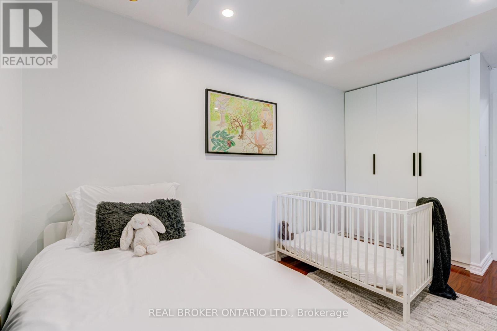 #62 130 LING ROAD - Image 22