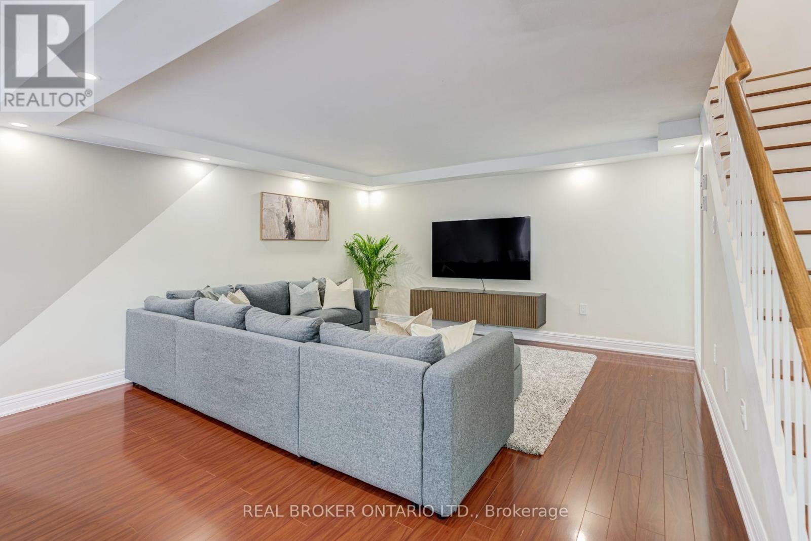 #62 130 LING ROAD - Image 3