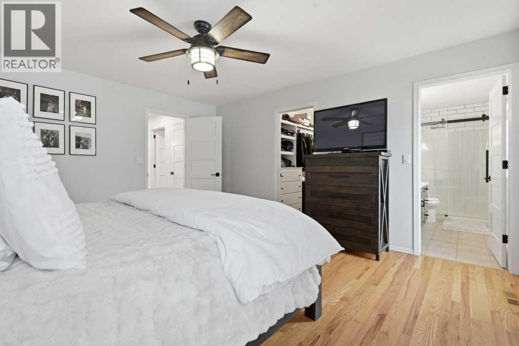 23 Dann Close - Image 15