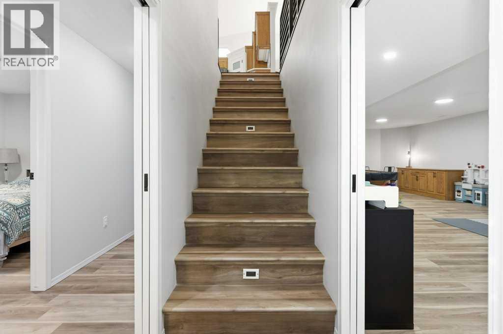 23 Dann Close - Image 22