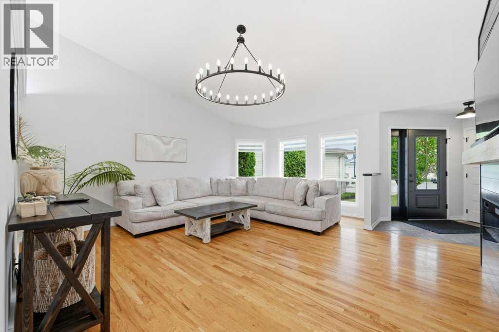 23 Dann Close - Image 4