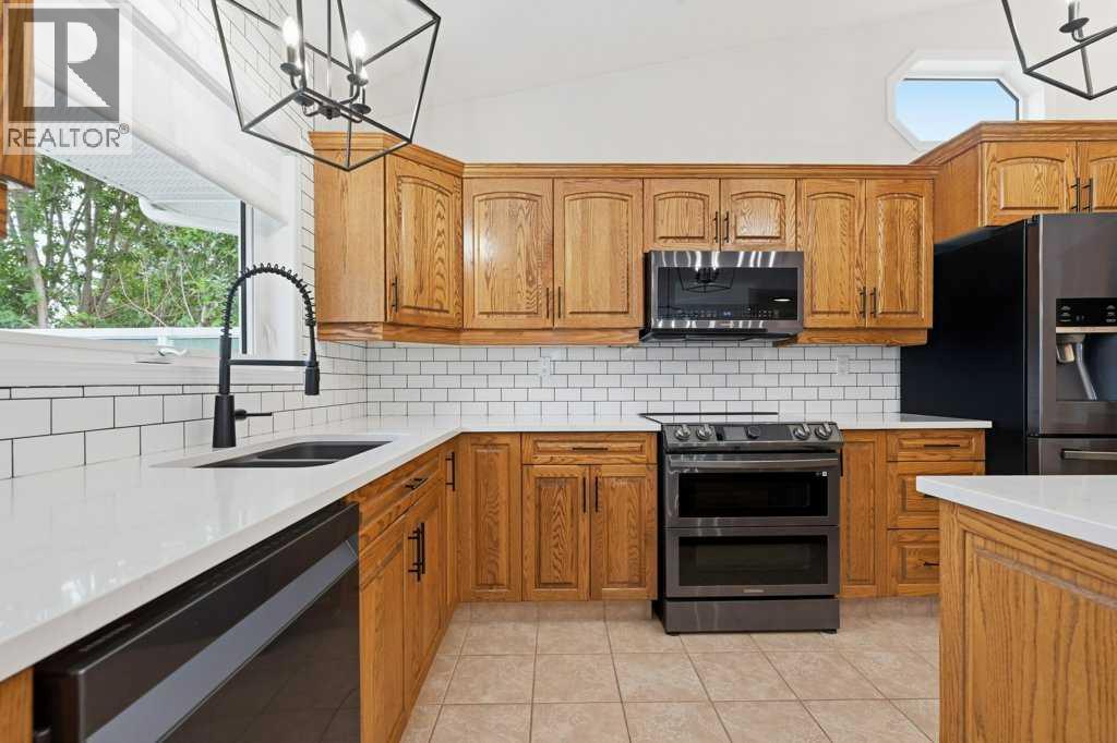 23 Dann Close - Image 9