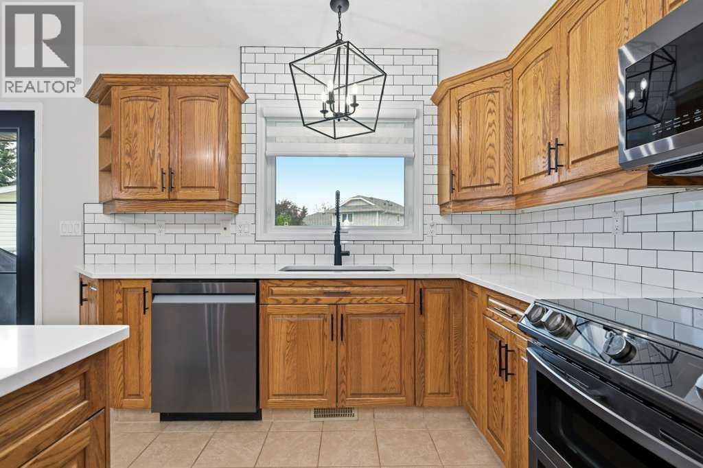 23 Dann Close - Image 11