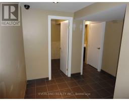 217 Bathurst Street, Toronto, ON M5T2S1 Photo 12