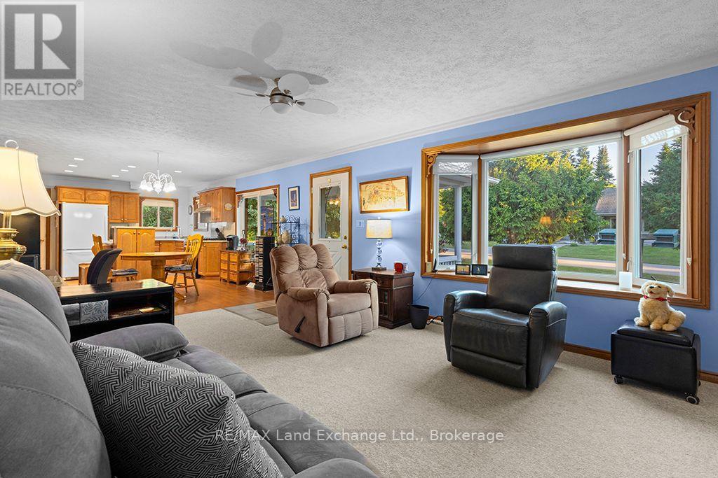 334 COLE BOULEVARD - Image 11