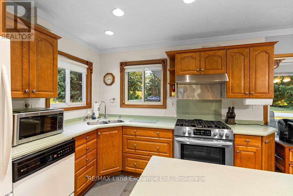334 COLE BOULEVARD - Image 17