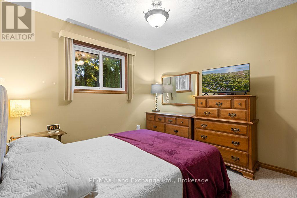 334 COLE BOULEVARD - Image 20
