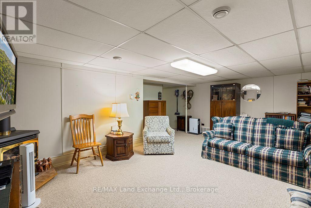 334 COLE BOULEVARD - Image 27